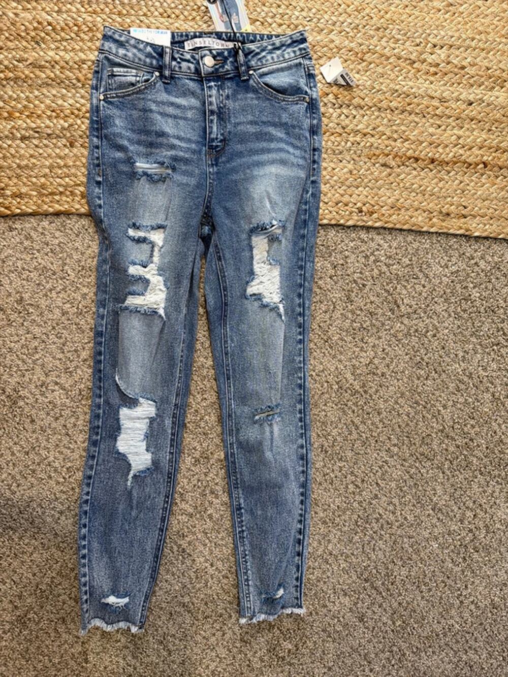 Tinseltown NWT high-rise the mom Jean 26 2959